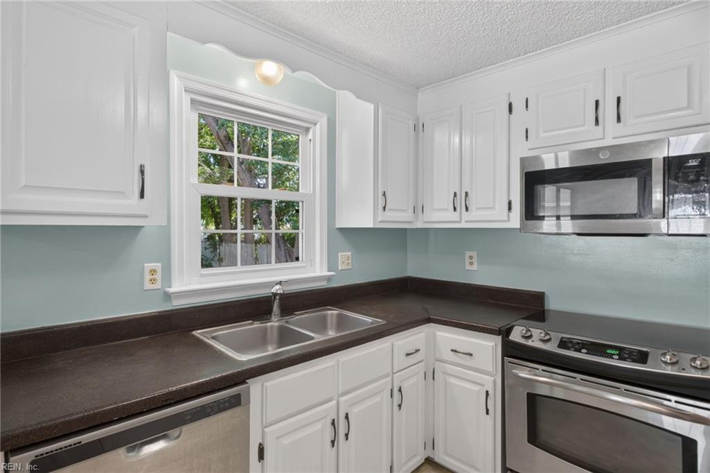 105 Cavalier Drive Yorktown VA 23692