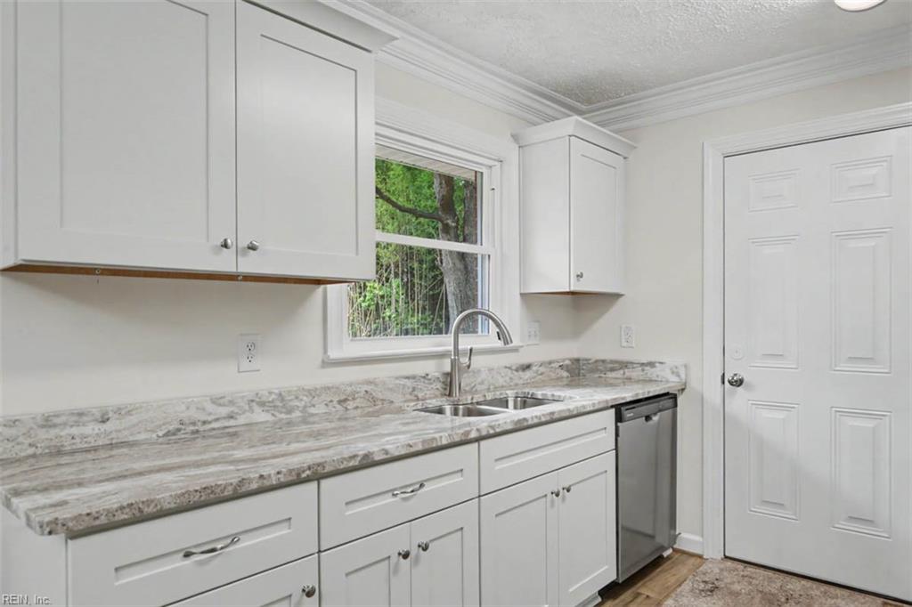 19 Bird Lane Newport News VA 23601