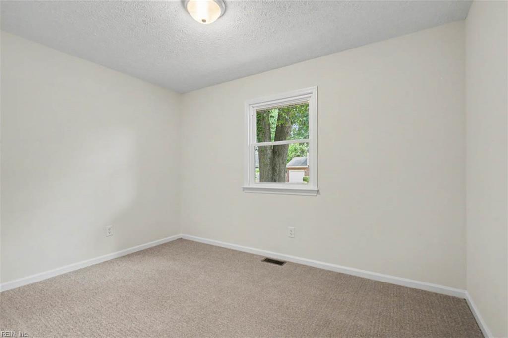 19 Bird Lane Newport News VA 23601