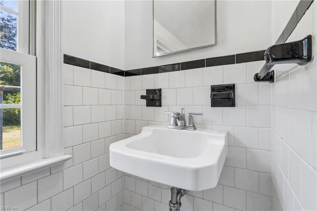 7 Fawn Lane Newport News VA 23602