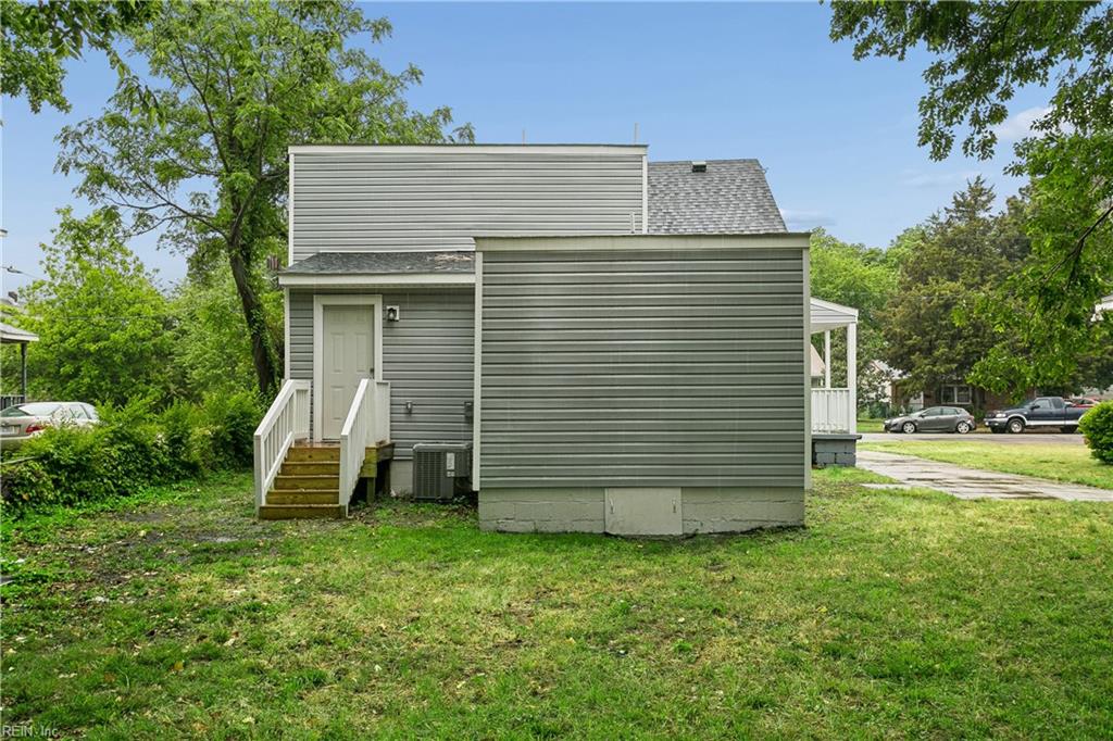 924 Ivy Avenue Newport News VA 23607