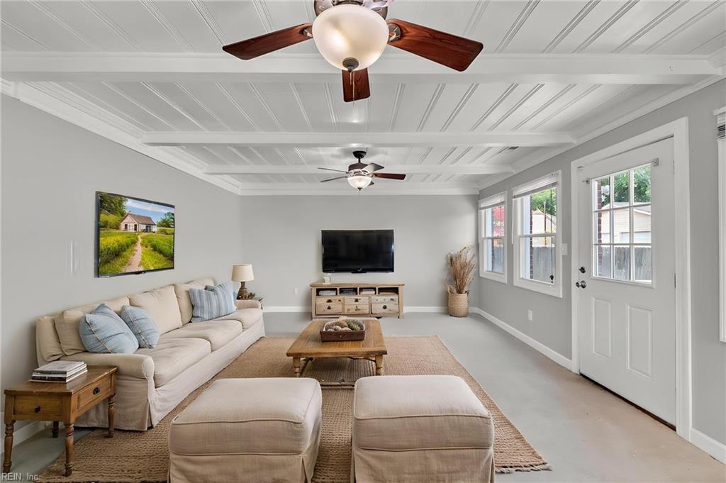 104 Oak Street Yorktown VA 23693