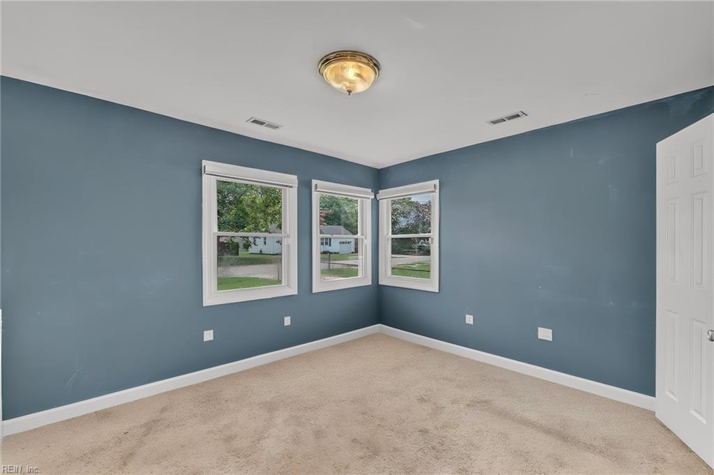 104 Oak Street Yorktown VA 23693