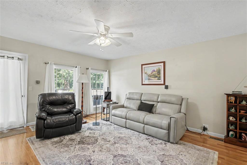 855 Lancaster Lane Newport News VA 23602