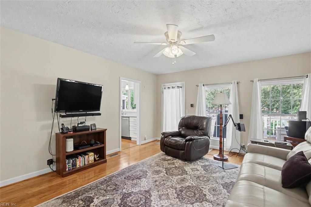 855 Lancaster Lane Newport News VA 23602