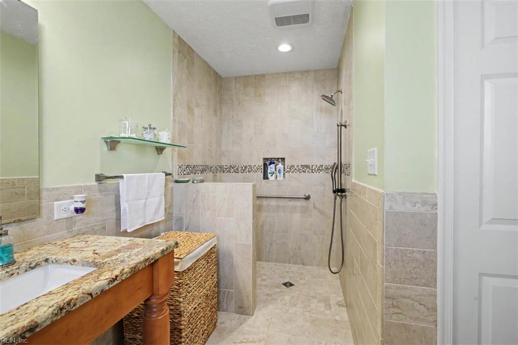 855 Lancaster Lane Newport News VA 23602