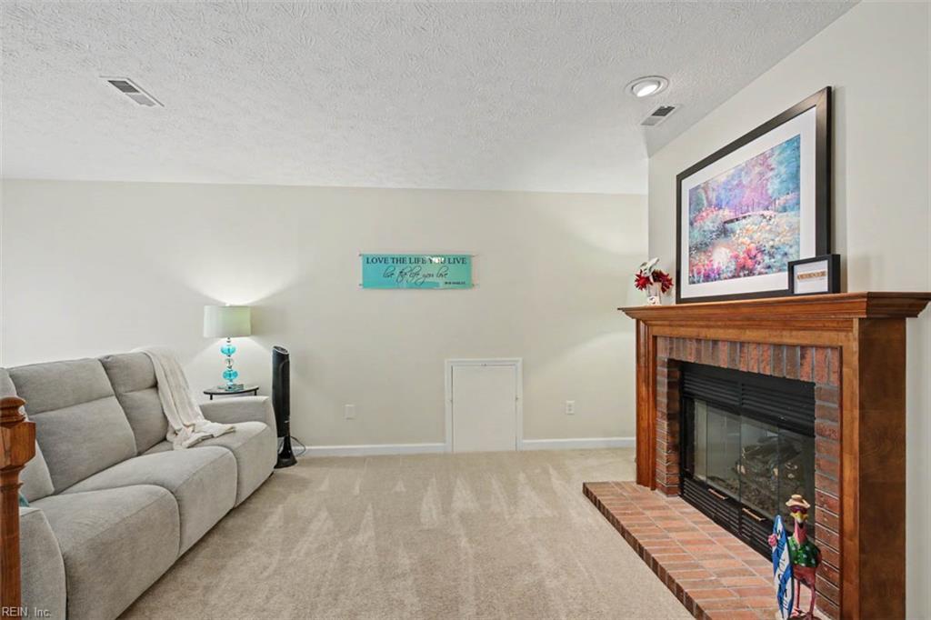 855 Lancaster Lane Newport News VA 23602