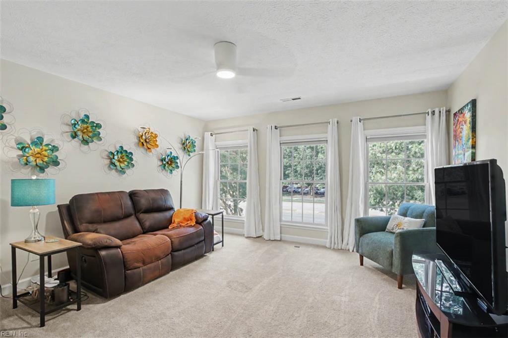 855 Lancaster Lane Newport News VA 23602
