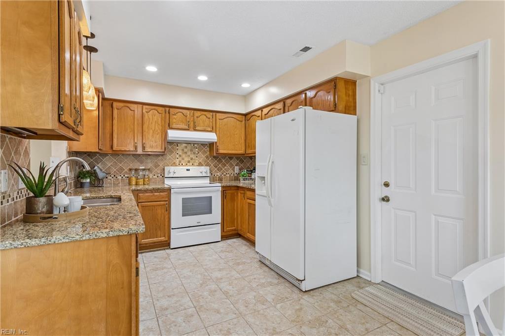 116 Lilburne Way Yorktown VA 23693