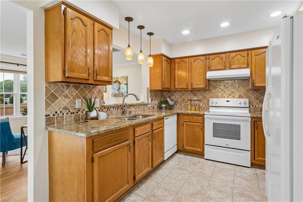 116 Lilburne Way Yorktown VA 23693