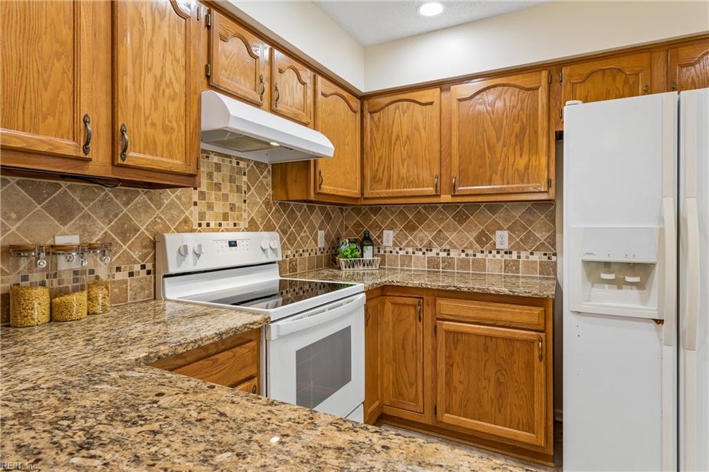 116 Lilburne Way Yorktown VA 23693