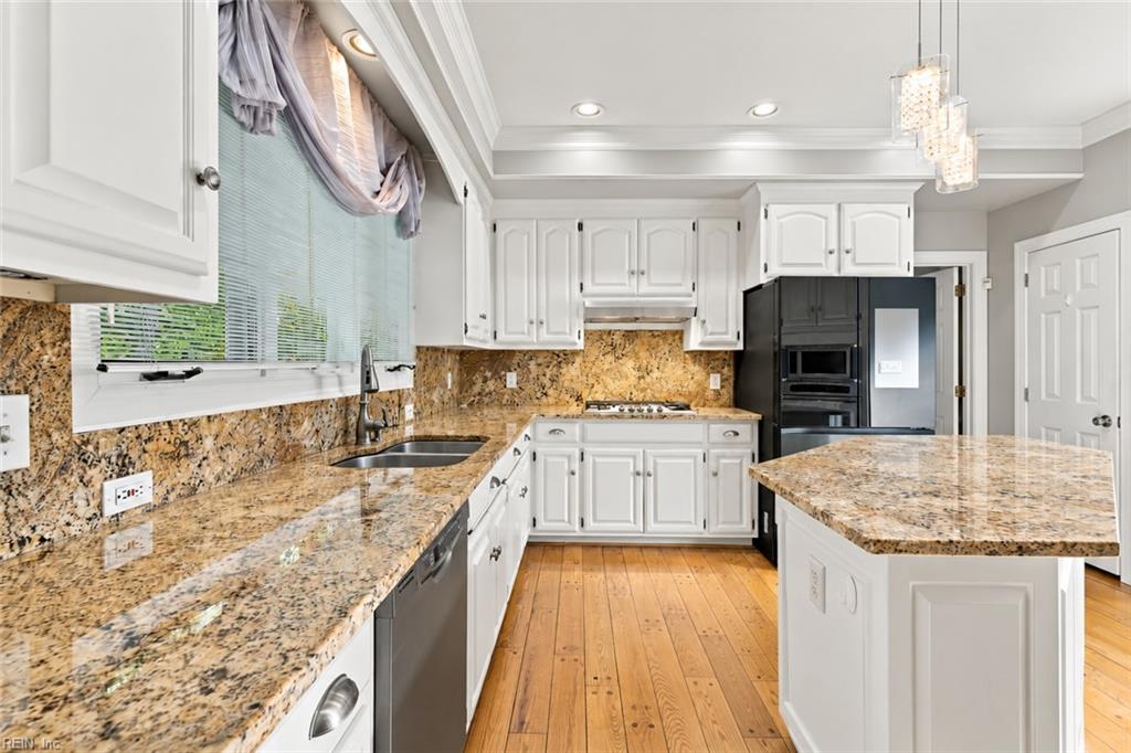 122 Crosspointe Court Yorktown VA 23693