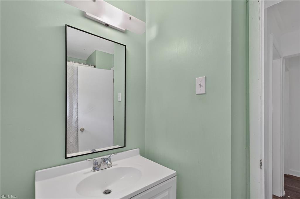 20 Woodhaven Road Newport News VA 23608