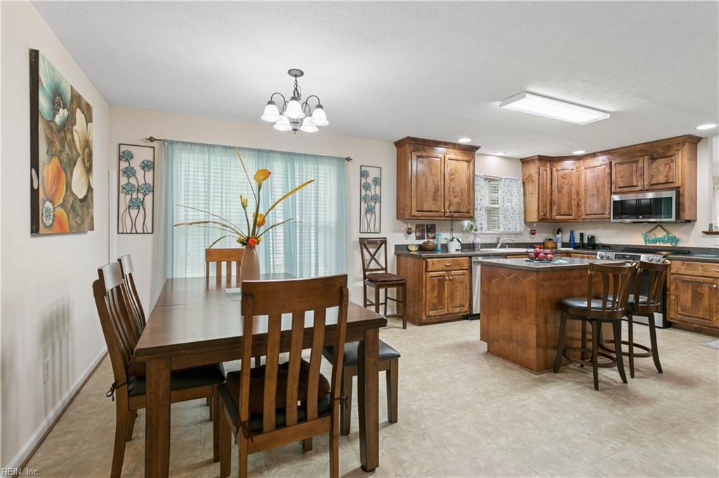 211 Bayberry Lane Yorktown VA 23693