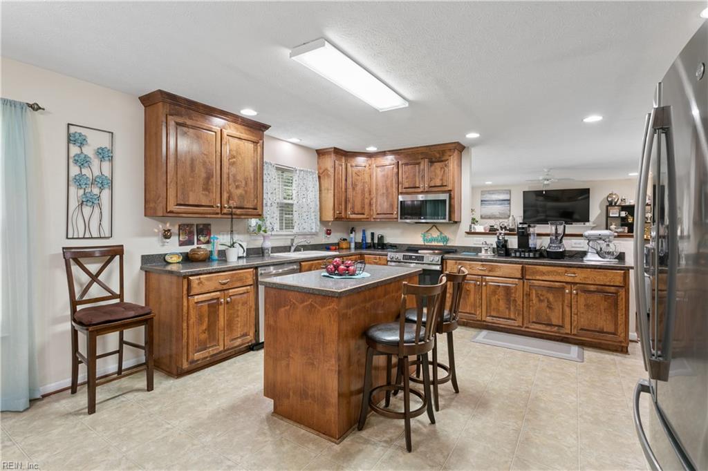 211 Bayberry Lane Yorktown VA 23693