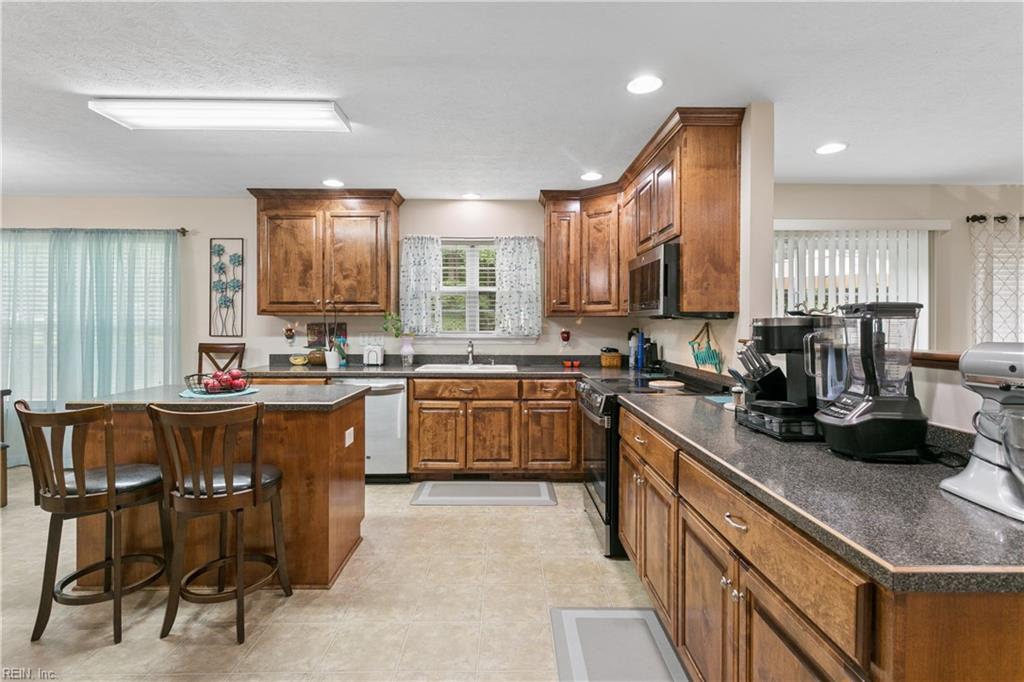 211 Bayberry Lane Yorktown VA 23693