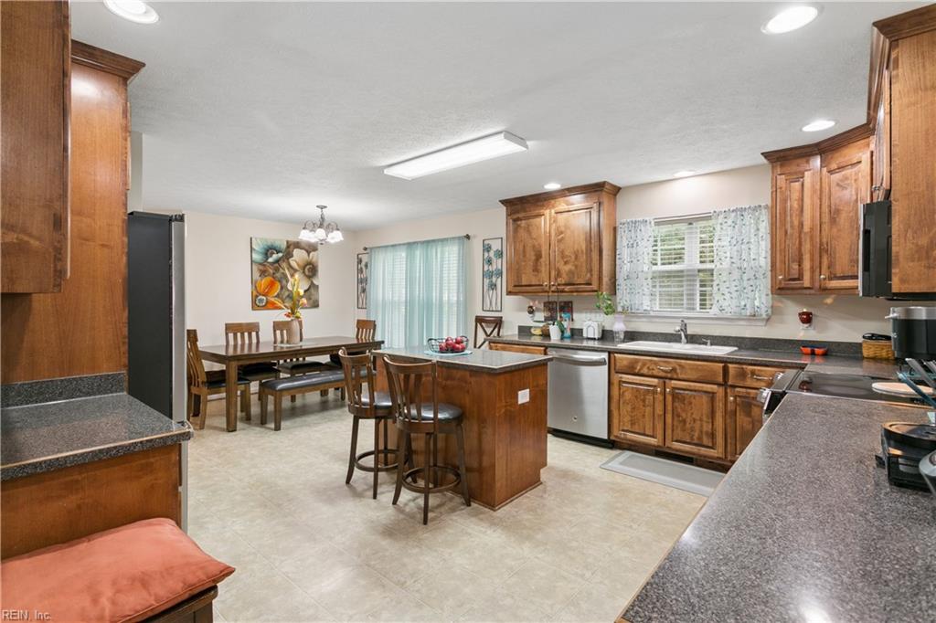 211 Bayberry Lane Yorktown VA 23693