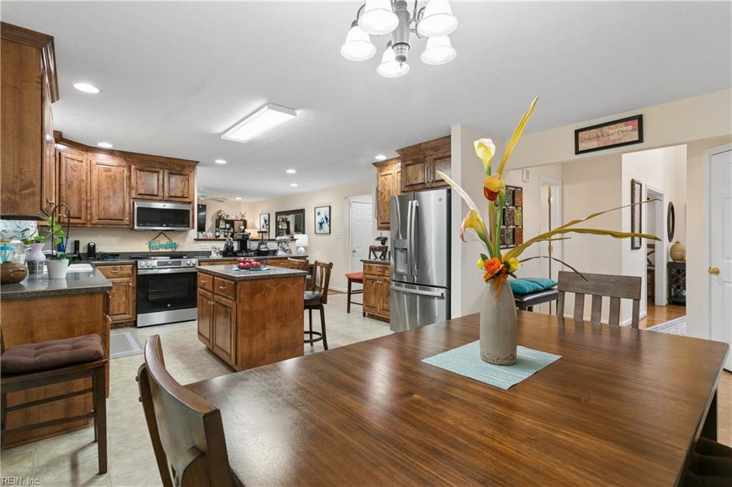 211 Bayberry Lane Yorktown VA 23693