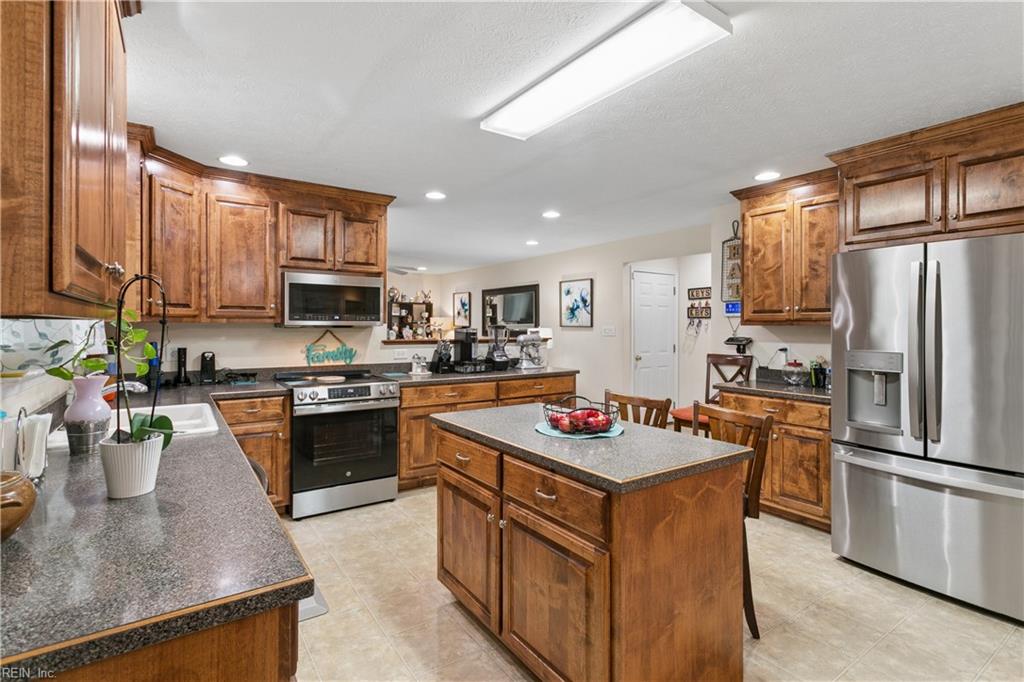 211 Bayberry Lane Yorktown VA 23693