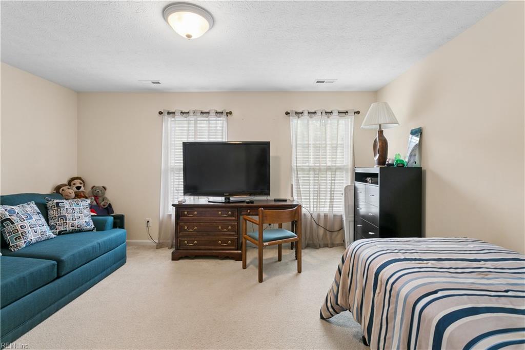 211 Bayberry Lane Yorktown VA 23693