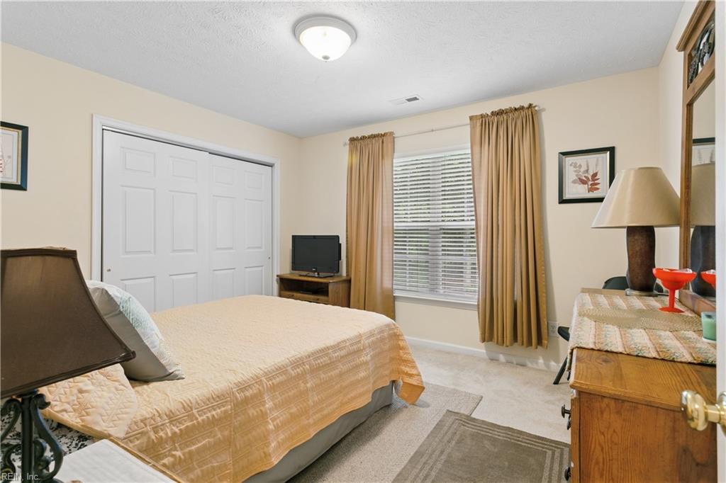 211 Bayberry Lane Yorktown VA 23693