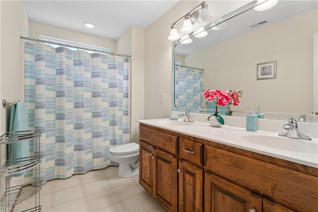 211 Bayberry Lane Yorktown VA 23693