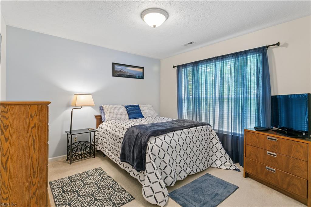 211 Bayberry Lane Yorktown VA 23693