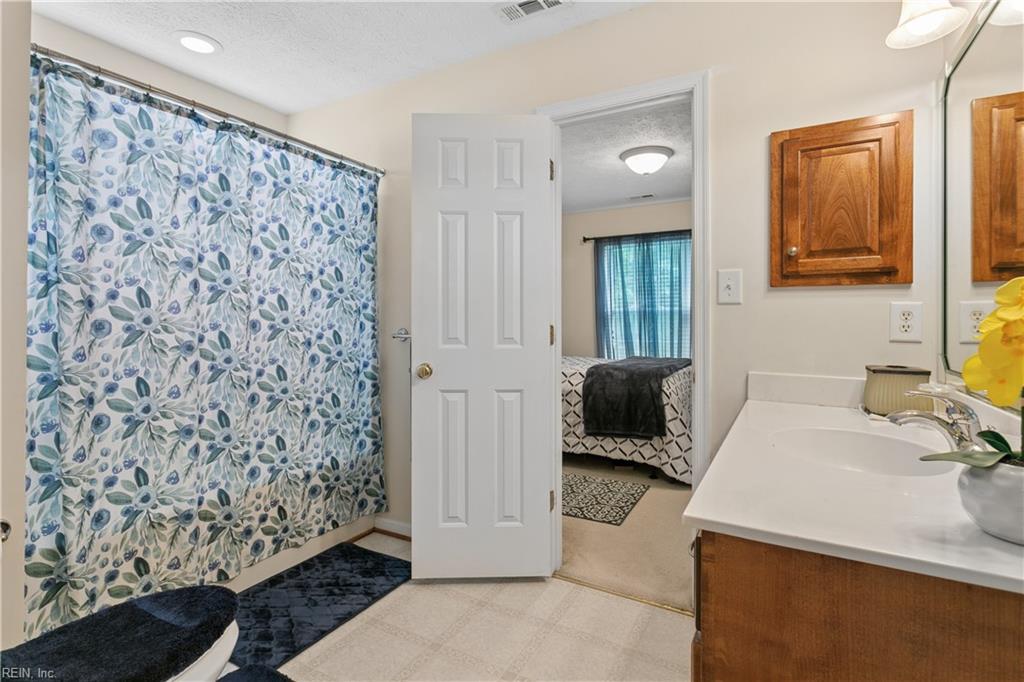 211 Bayberry Lane Yorktown VA 23693