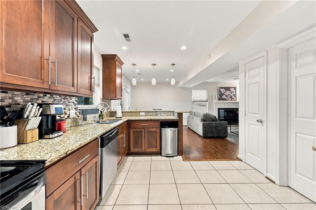 828 Maywood Circle Newport News VA 23608