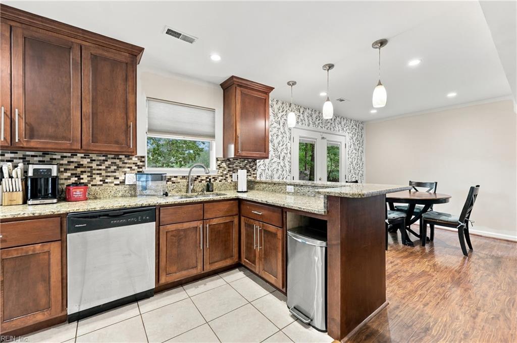 828 Maywood Circle Newport News VA 23608
