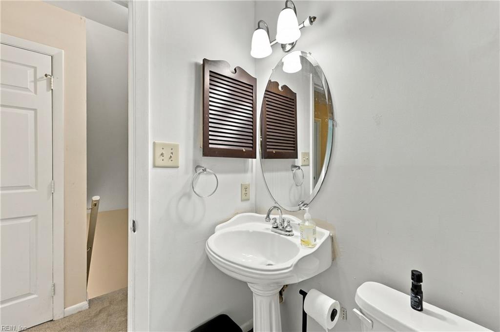 828 Maywood Circle Newport News VA 23608