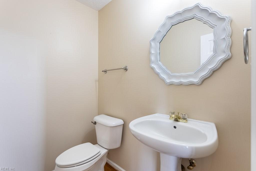 102 Jessica Drive Yorktown VA 23693