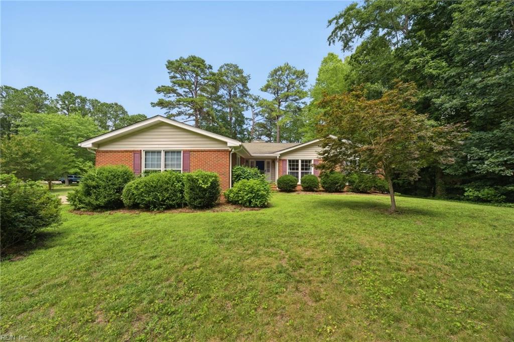 404 W Woodland Drive Yorktown VA 23692