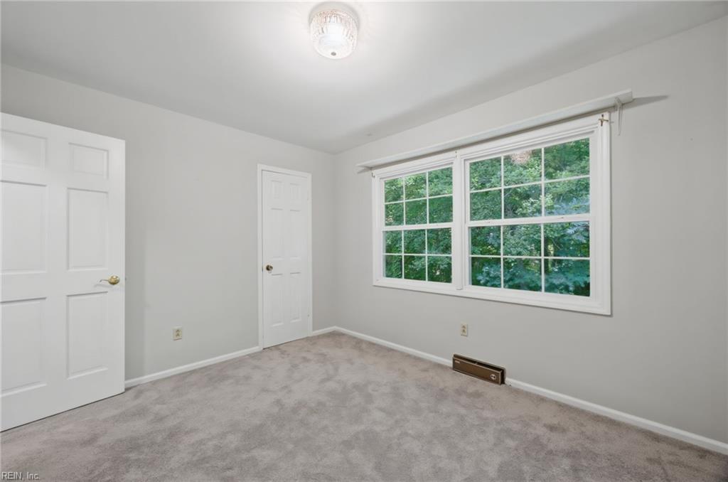 404 W Woodland Drive Yorktown VA 23692