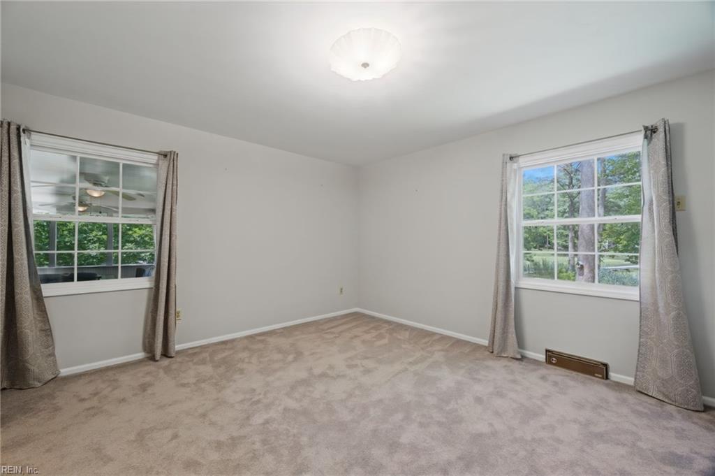 404 W Woodland Drive Yorktown VA 23692