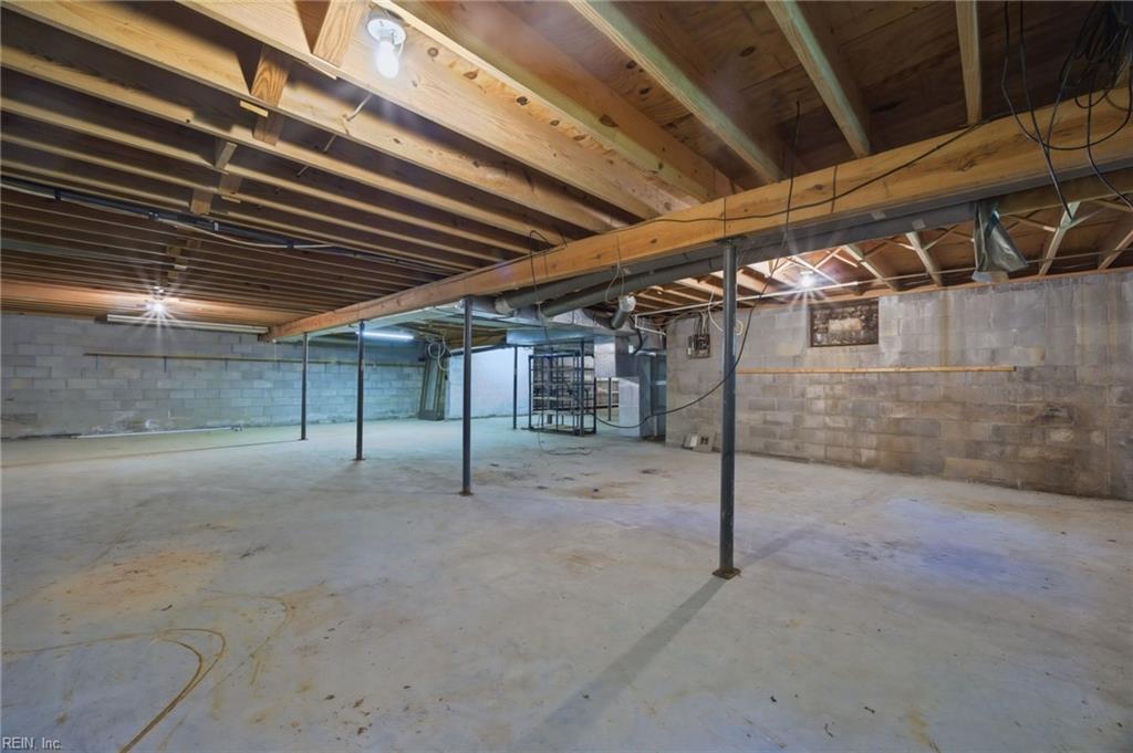 404 W Woodland Drive Yorktown VA 23692