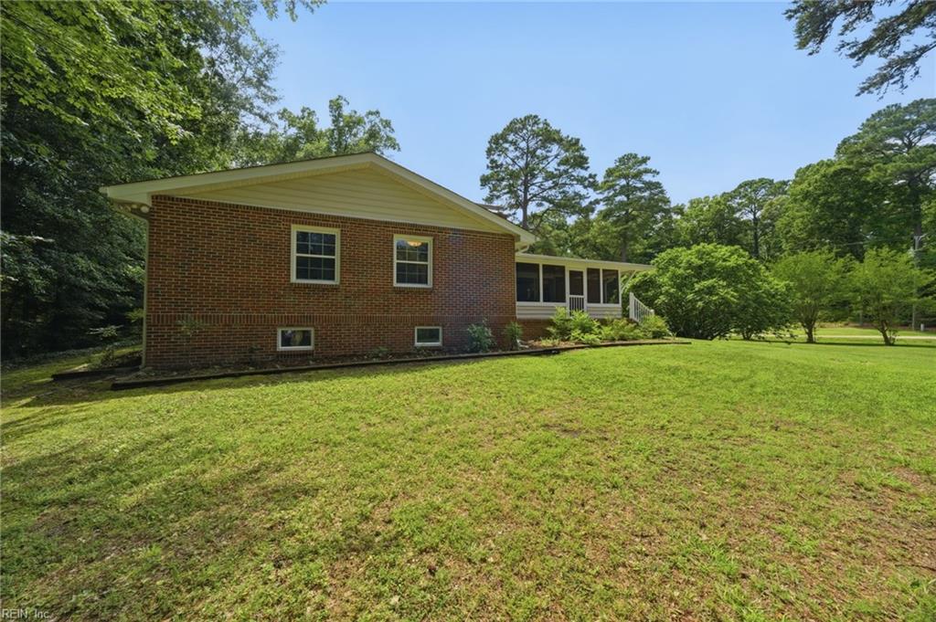 404 W Woodland Drive Yorktown VA 23692