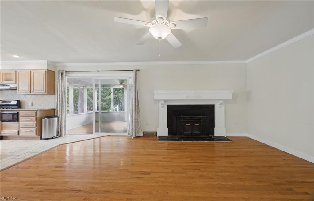 404 W Woodland Drive Yorktown VA 23692