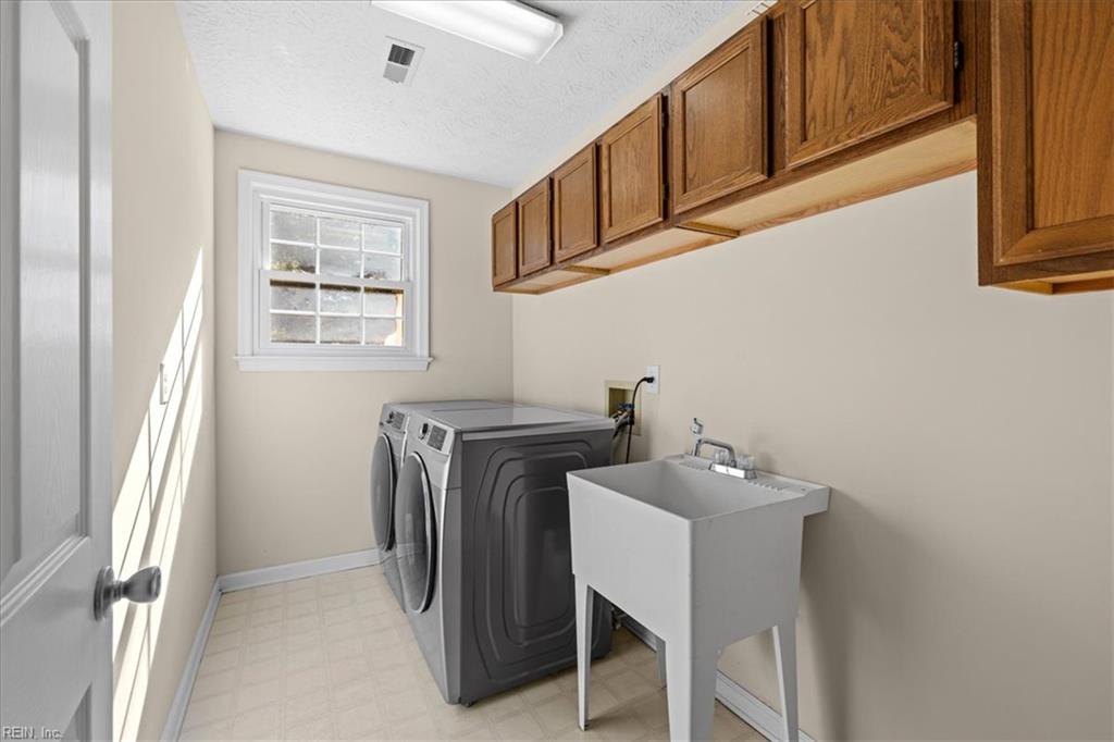 106 Mitchells Method Yorktown VA 23693