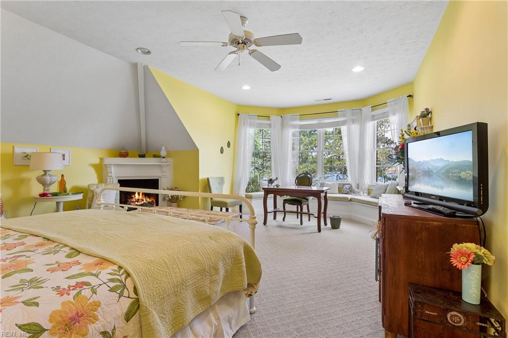 220 Olde Pond Lane Yorktown VA 23693
