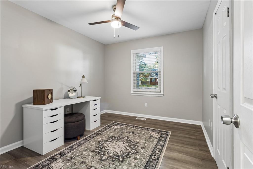 214 Pine Grove Road Newport News VA 23601