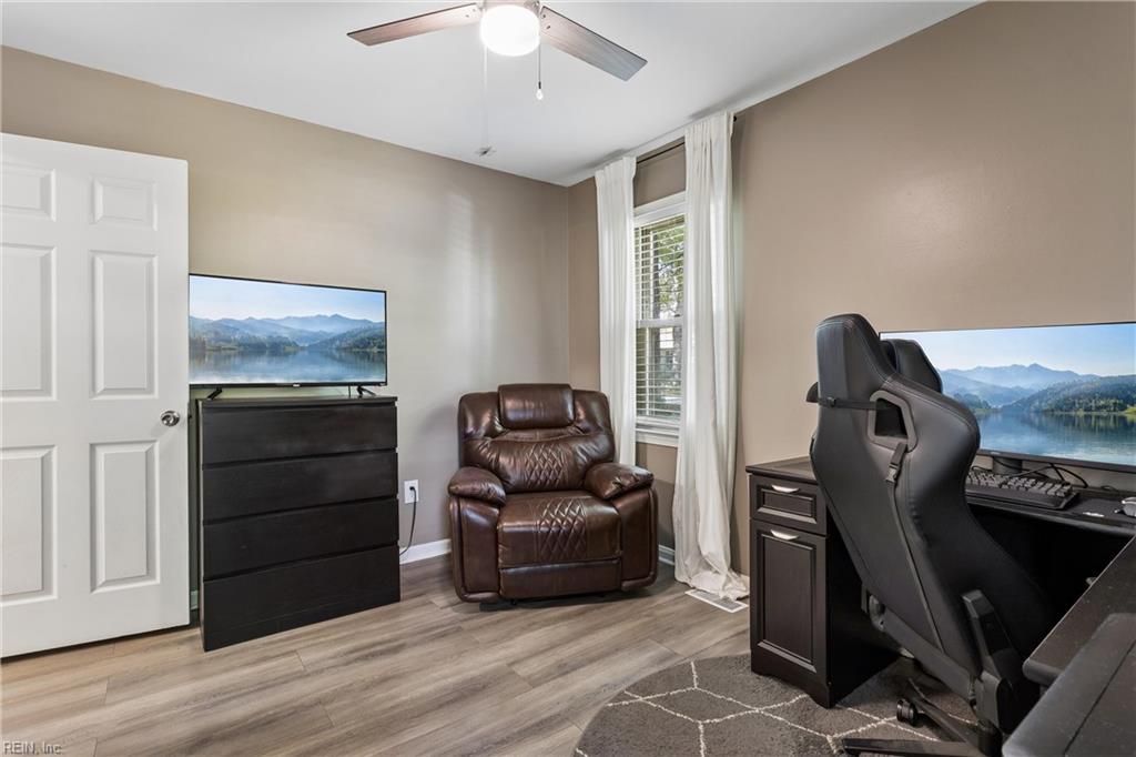214 Pine Grove Road Newport News VA 23601