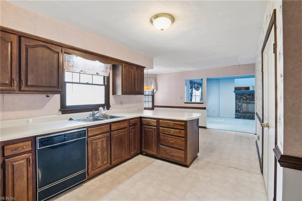 1800 Clearwater Court Newport News VA 23602