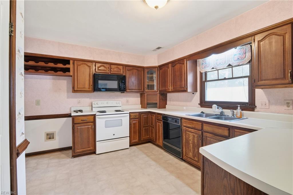 1800 Clearwater Court Newport News VA 23602