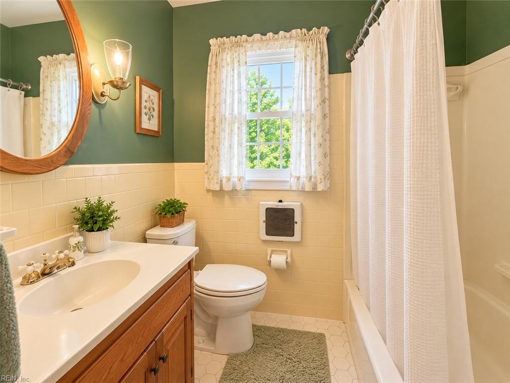 641 Daniel Drive Newport News VA 23601