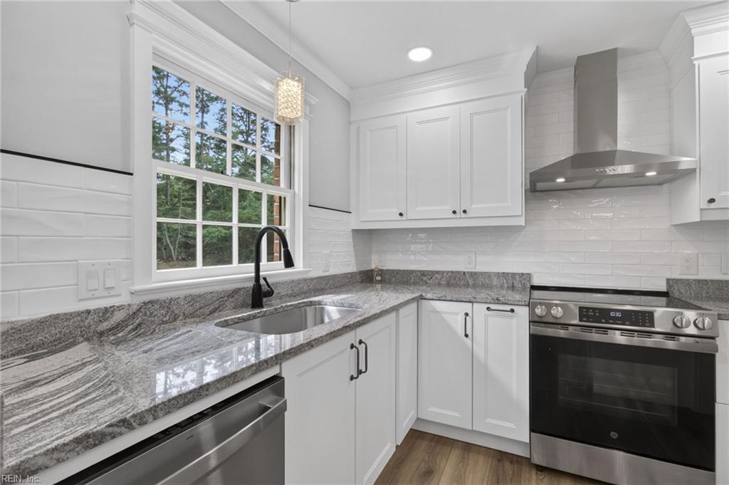 103 Poplar Point Rd Road Yorktown VA 23692