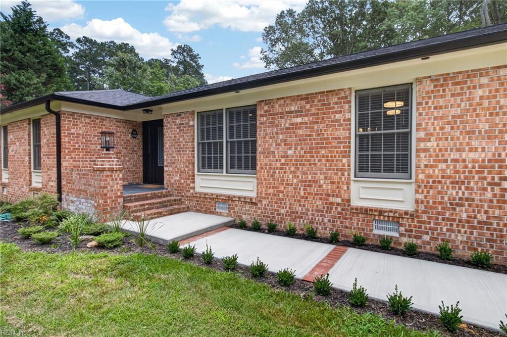 103 Poplar Point Rd Road Yorktown VA 23692