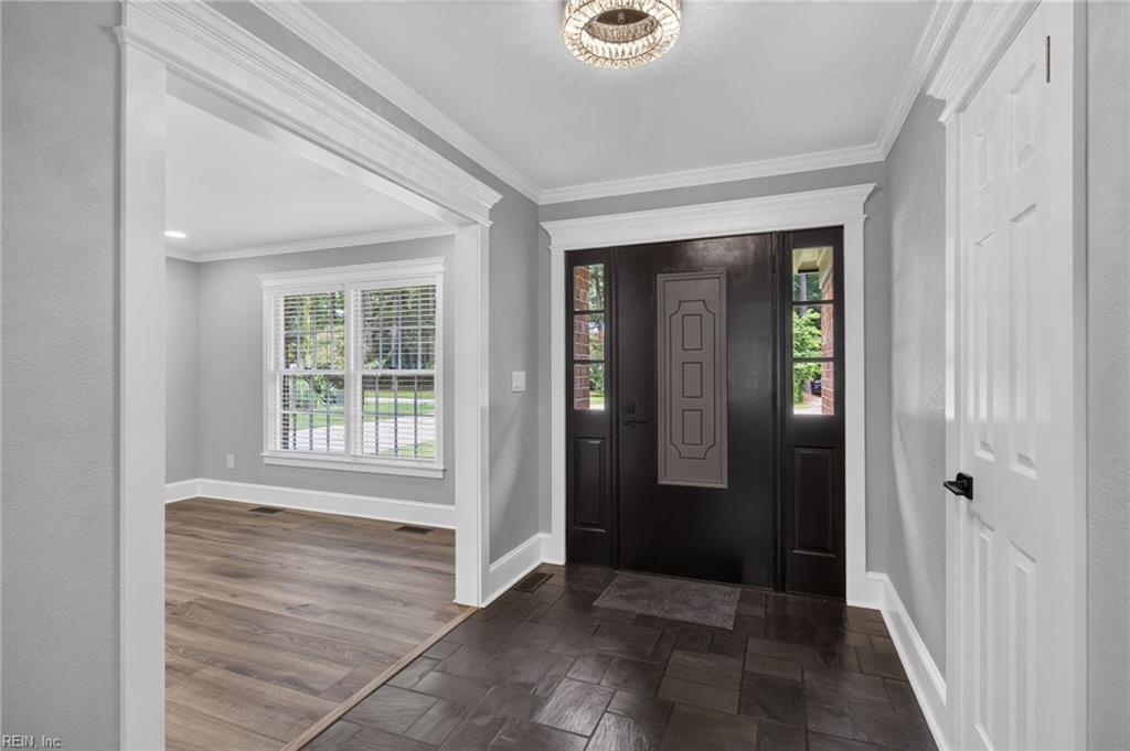 103 Poplar Point Rd Road Yorktown VA 23692