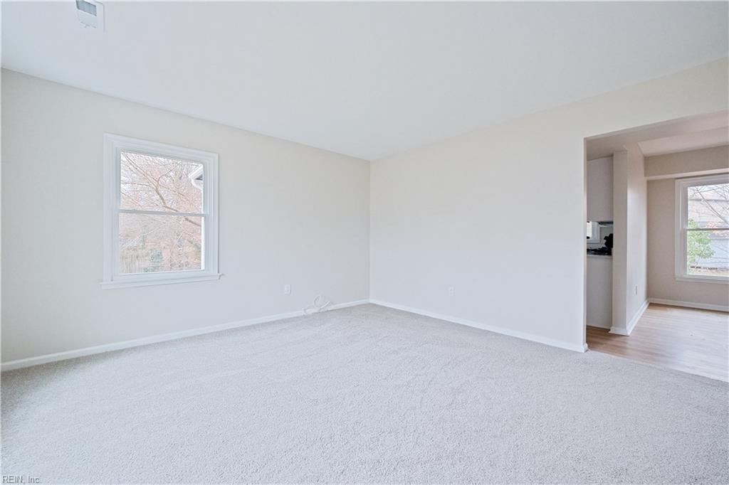 171 King Richard Place Newport News VA 23602
