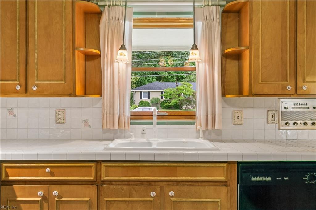 25 Garland Drive Newport News VA 23606
